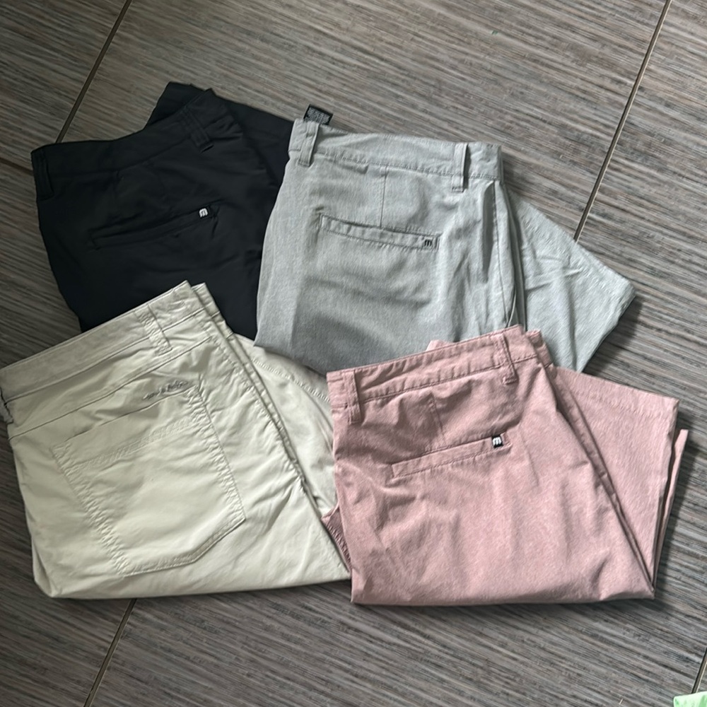 Travis Mathew men short bundle size 38